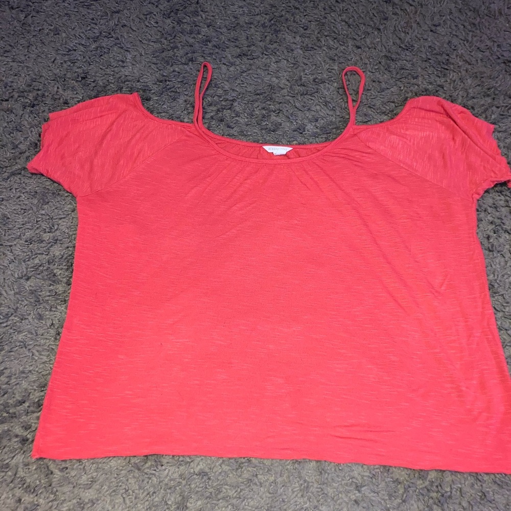 Pink off the shoulder t-shirt.